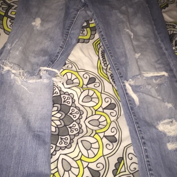American eagle 🦅 ripped jeans ❤️ - Picture 3 of 5